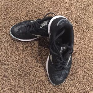 Mizuno volleyball shoes